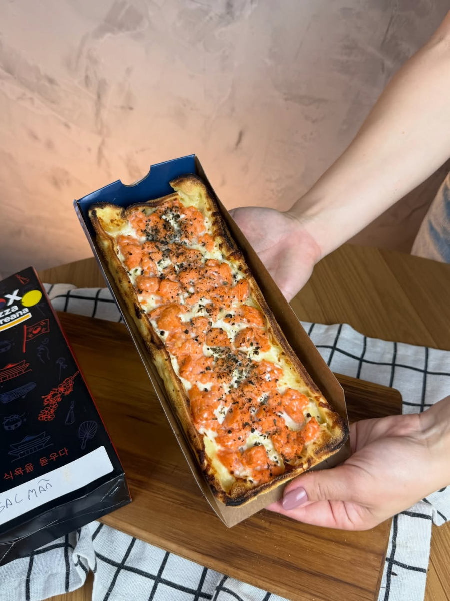 Doce, picante e crocante: a pizza coreana que chama atenção no norte do Estado