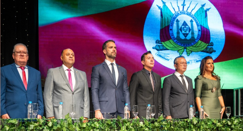 Leite dá posse a 19 novos delegados da Polícia Civil no RS