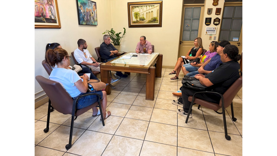 Desfile fora de época marca início da retomada do carnaval em Santa Maria